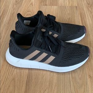 Adidas Swift Run Sneakers
